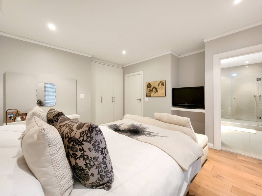 3 Bedroom Property for Sale in Mouille Point Western Cape